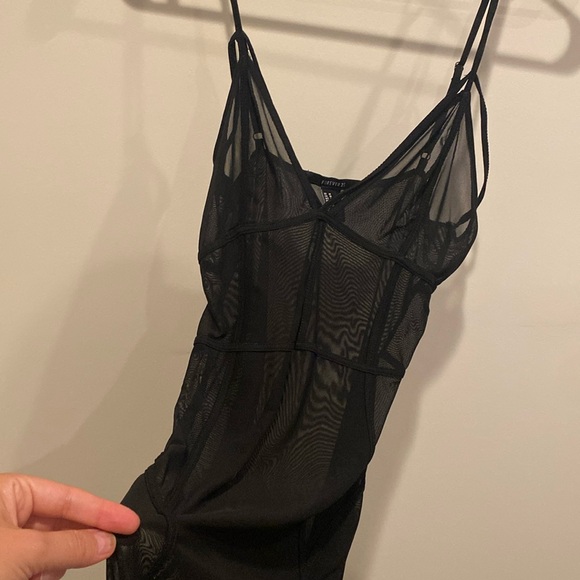 Lingerie - Picture 1 of 3